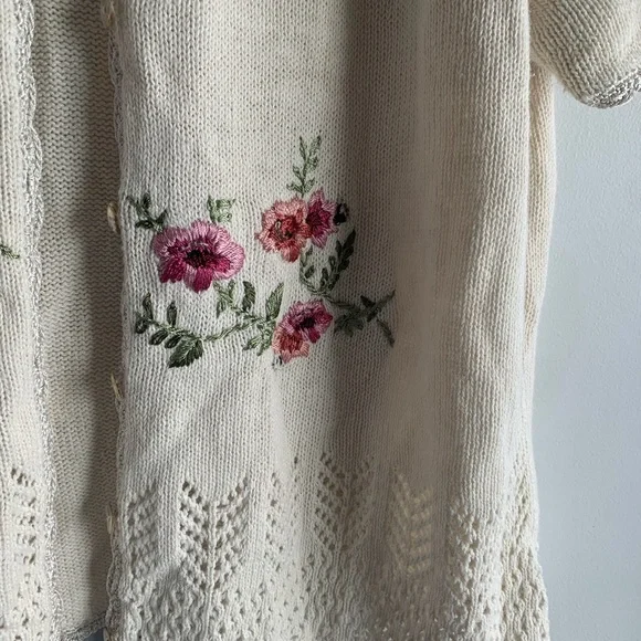 Dressbarn Vintage Cream Floral Embroidered eyelet cardigan - Picture 4 of 12